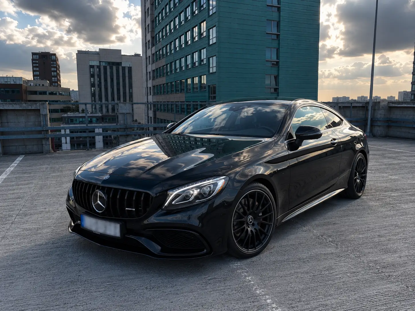 Mercedes-Benz C300 2019 — gotowe do jazdy w Polsce
